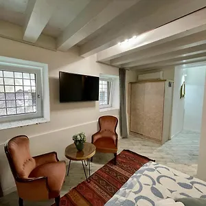 Hayez Guest house
