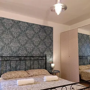 Гостевой дом Two Steps From Rialto, Венеция