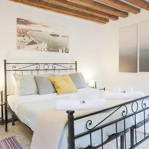 Santa Croce Guest house