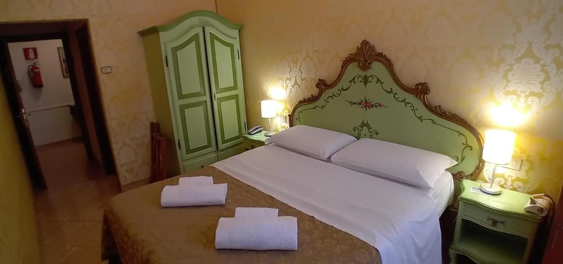 Room In Guest Room - Hotel Walter - Great Stay contacts